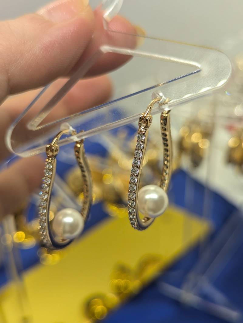 Dainty Pearl Stud Earring.pearl Tear Drop Hoopsdangling Earringsgold Huggie Earringsbridal Jewelrydainty Gift For Mom .wedding von beautyway073