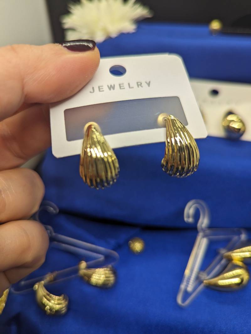 Gold Teardrop Earrings, Geriffelte Bottega Ohrringe Edelstahl, Waterdrop Earrings, Little Drop Earrings, Dainty Stud Earrings, Teardrop Earrings von beautyway073