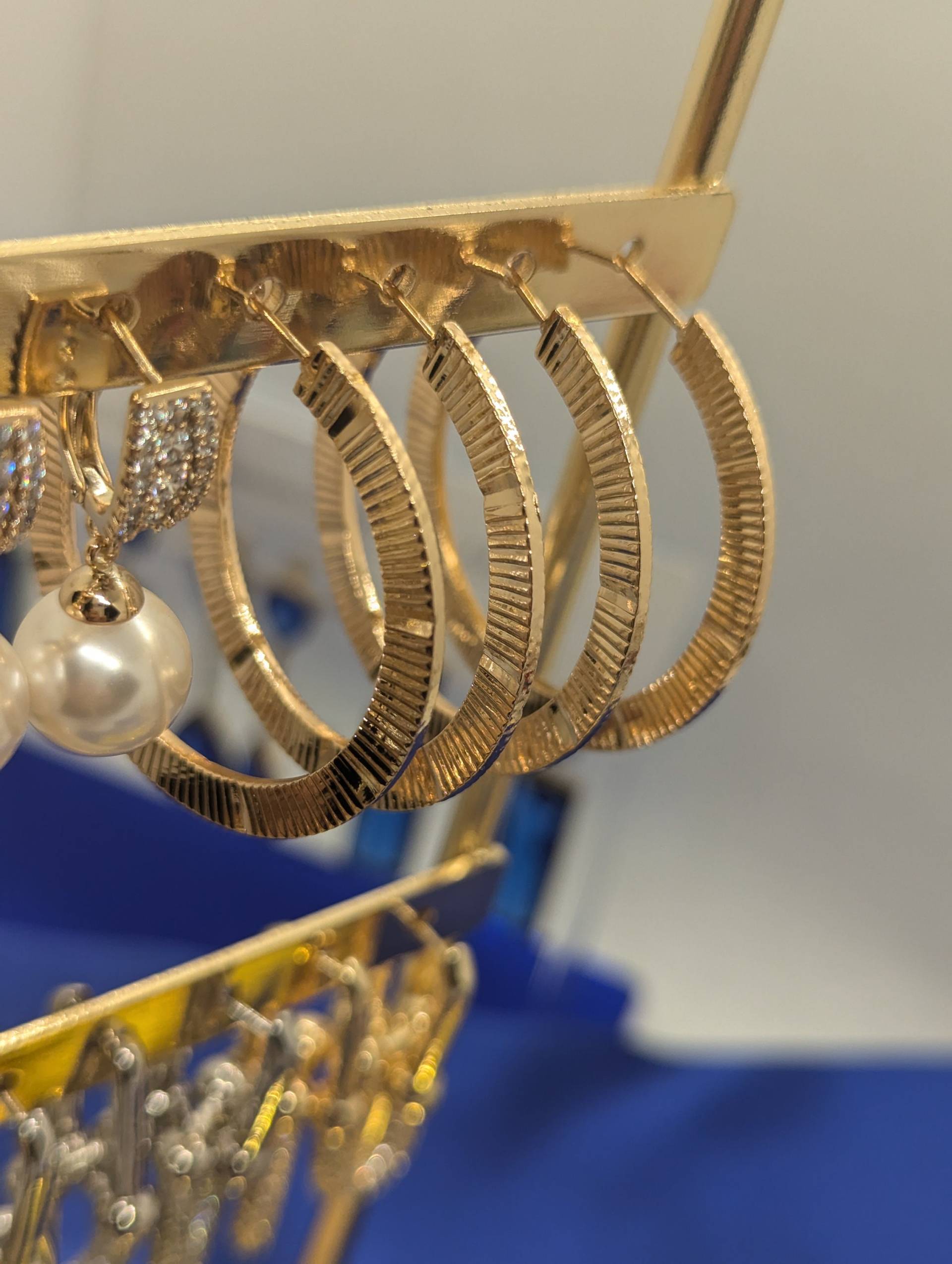 Platt Creolen Ohrringe, Rose Gold, Minimalist Twisted Hoop Earrings, Sleek Oval Earrings, Thin Leight Weigth Earrings, Gift For Her Platt Creolen Ohrringe, Rose Gold, Minimalist Twisted Hoop Earrings, Sleek Oval Earrings, Thin Leight Weigth Earrings, Gift For Her von beautyway073