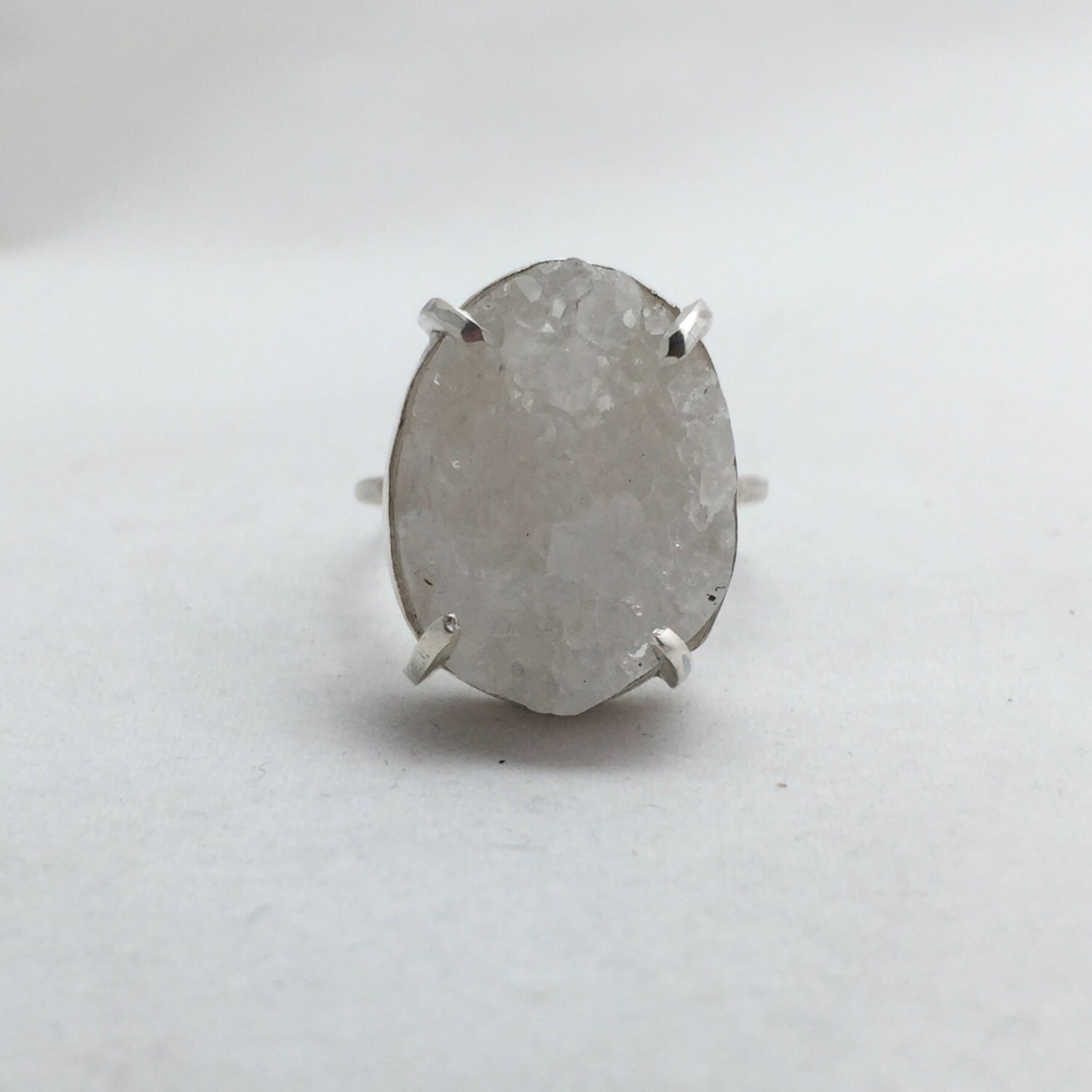 Drusy Ring in Sterling Silber, Quarz Kristall Drusy Ring in Sterling Silber, Quarz Kristall von bebrio