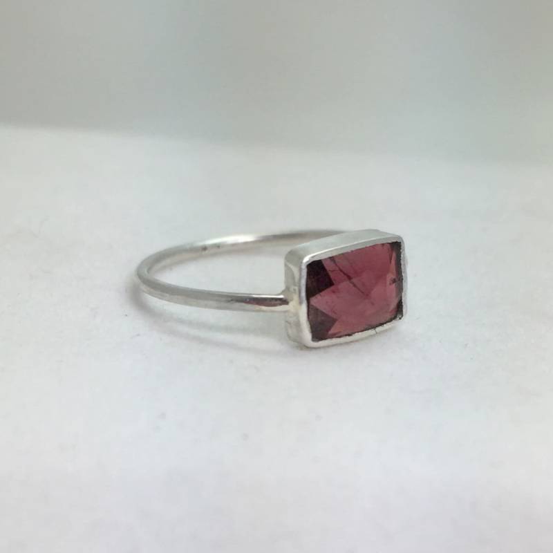 Granat Sterling Silber Dünn Stapelring Granat Sterling Silber Dünn Stapelring von bebrio