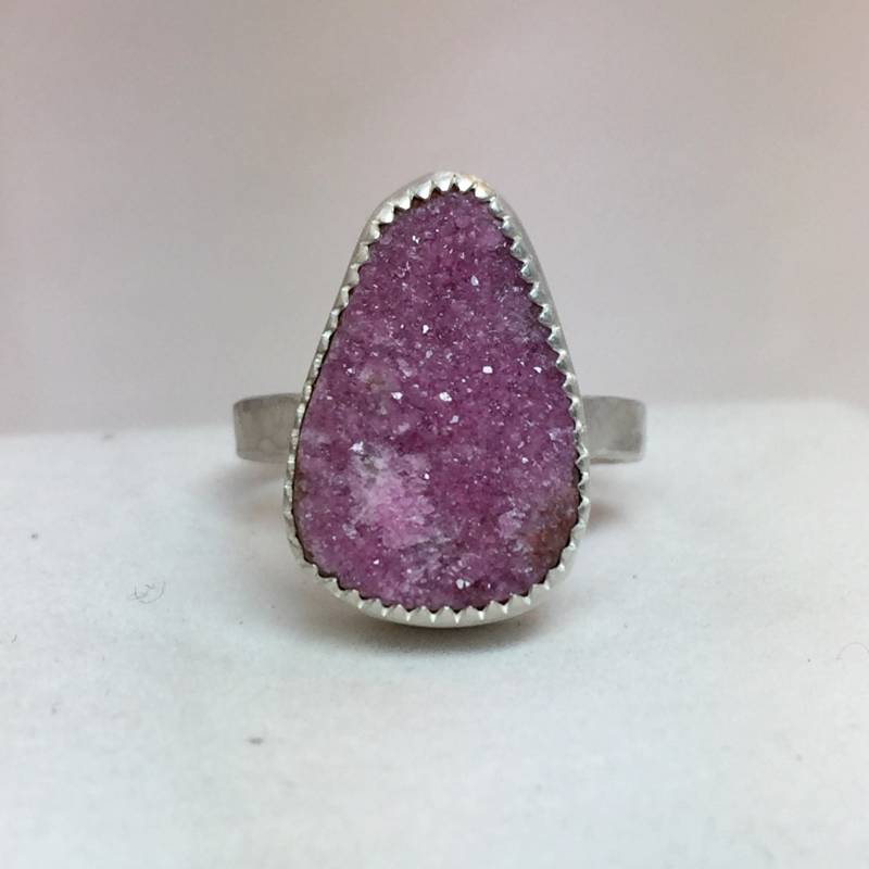 Rosa Drusen Calcit Ring in Sterling Silber Rosa Drusen Calcit Ring in Sterling Silber von bebrio