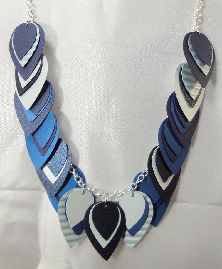 Papier-Halskette Aus Beccasblend von beccasblend