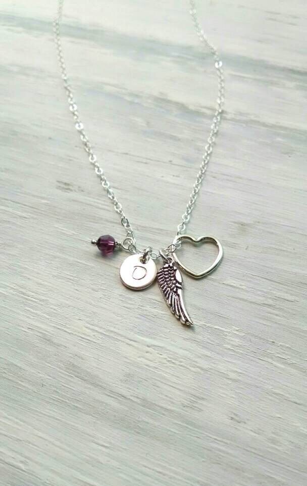 Initiale, Geburtsstein, Engel Flügel Und Herz Erinnerung Halskette, Personalisierte Hand Gestempelt Geschenk, Trauer Initiale, Geburtsstein, Engel Flügel Und Herz Erinnerung Halskette, Personalisierte Hand Gestempelt Geschenk, Trauer von beccasblues