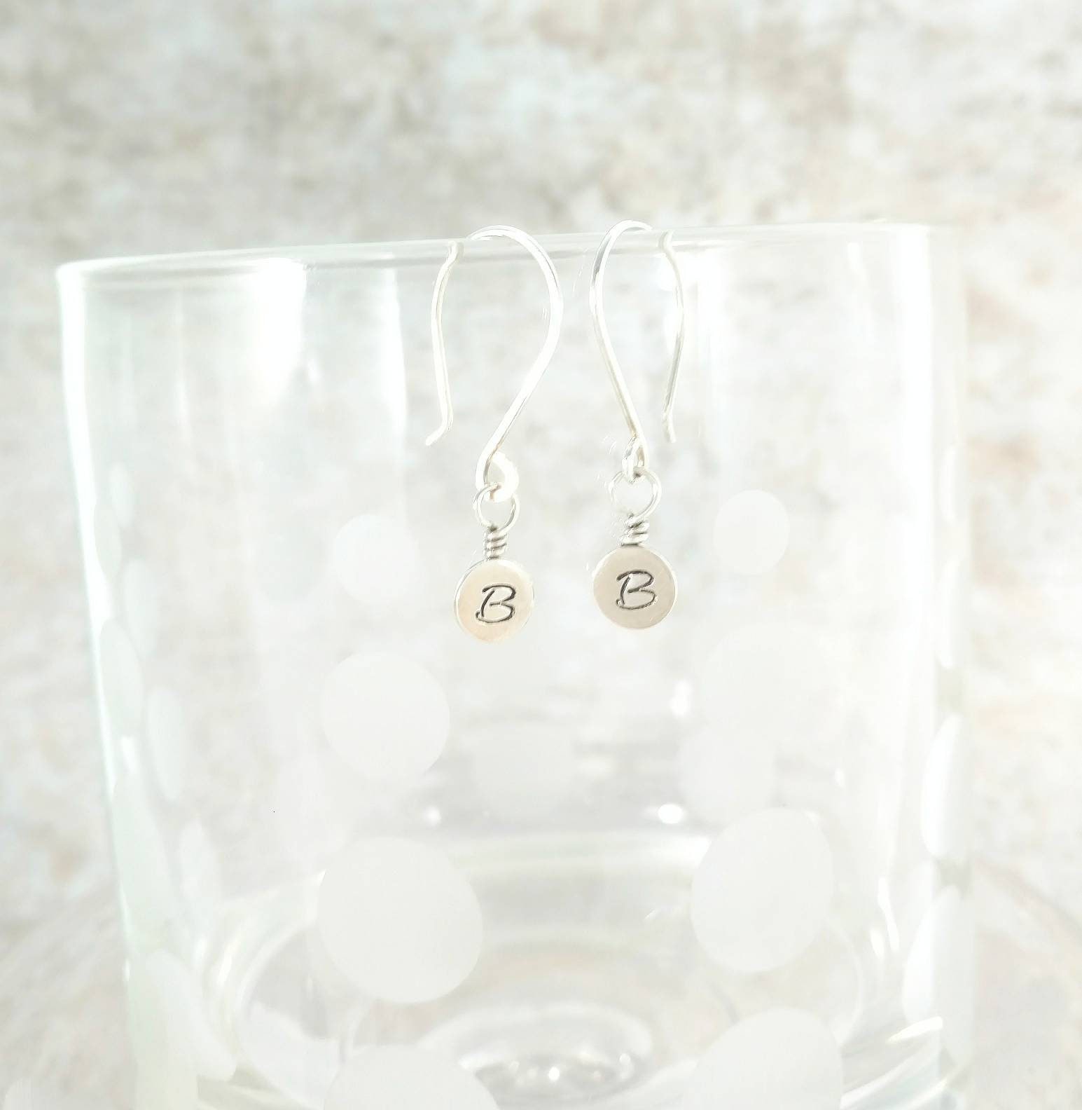 Initialen Ohrringe, Sterling Silber Monogramm Personalisierte Handgestempeltes Geschenk Für Sie Initialen Ohrringe, Sterling Silber Monogramm Personalisierte Handgestempeltes Geschenk Für Sie von beccasblues