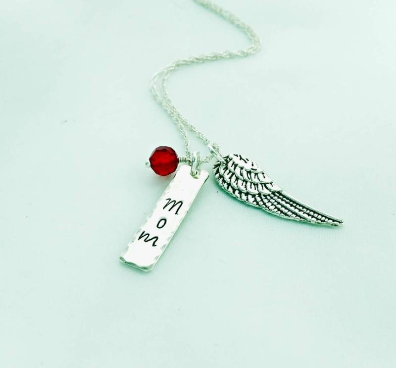 Name Geburtsstein Und Engel Flügel Erinnerung Halskette, Sterling Silber Gedenkkette, Hand Gestempelt Erinnerungsgeschenk Für Den Verlust Des Name Geburtsstein Und Engel Flügel Erinnerung Halskette, Sterling Silber Gedenkkette, Hand Gestempelt Erinnerungsgeschenk Für Den Verlust Des von beccasblues