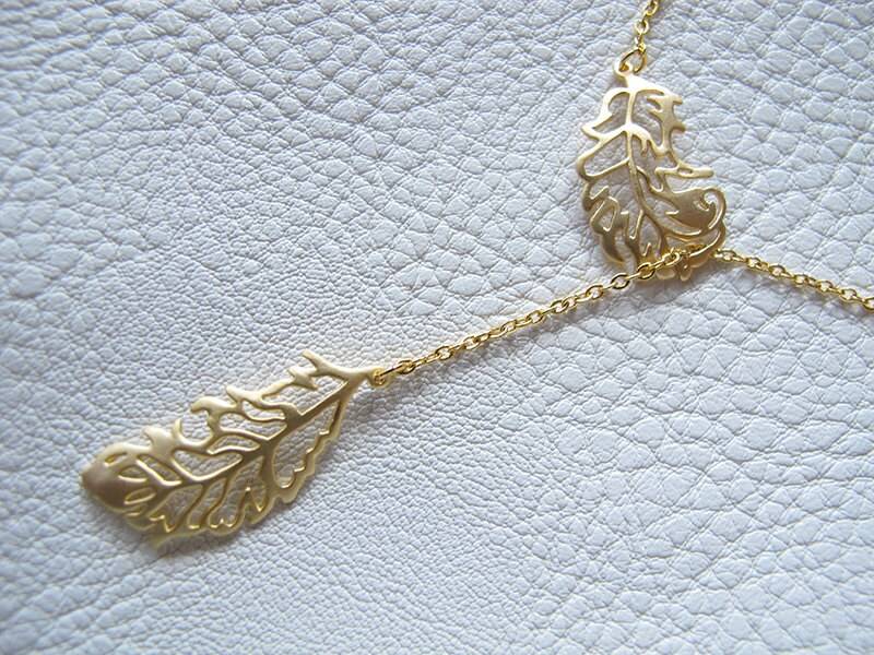 Fliegen Weg - Matt Gold Finish Federn Lariat Halskette Fliegen Weg - Matt Gold Finish Federn Lariat Halskette von becial