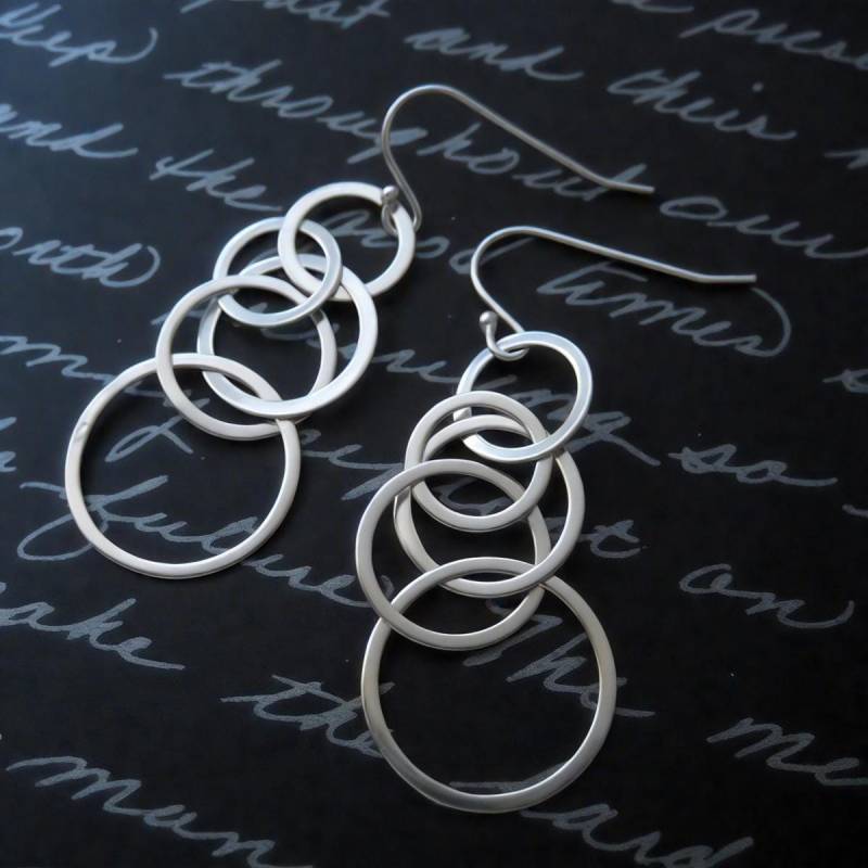 Gestapelte Hoop Sterling Silber Ohrringe Gestapelte Hoop Sterling Silber Ohrringe von becial