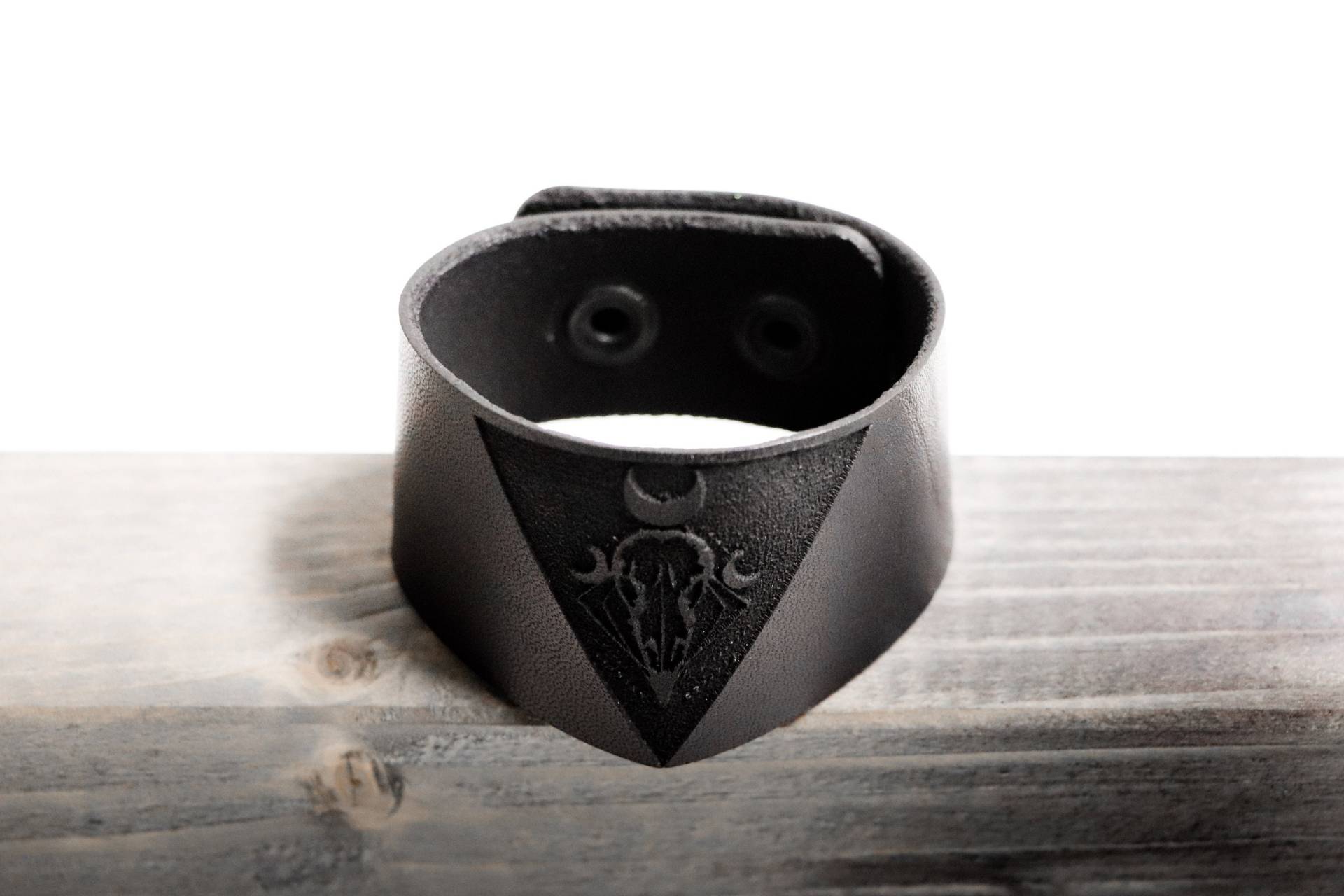 Gothic Armband Rabenschädel Und Symbolik von beetandowl