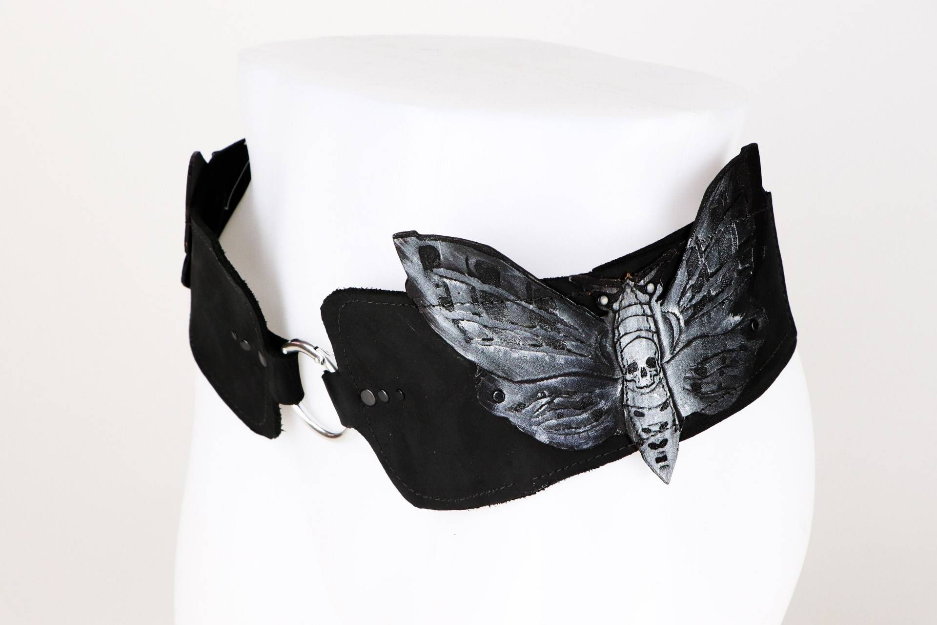 Motten - Taillengürtel/stretchgürtel Totenkopfschwärmer Gothic von beetandowl
