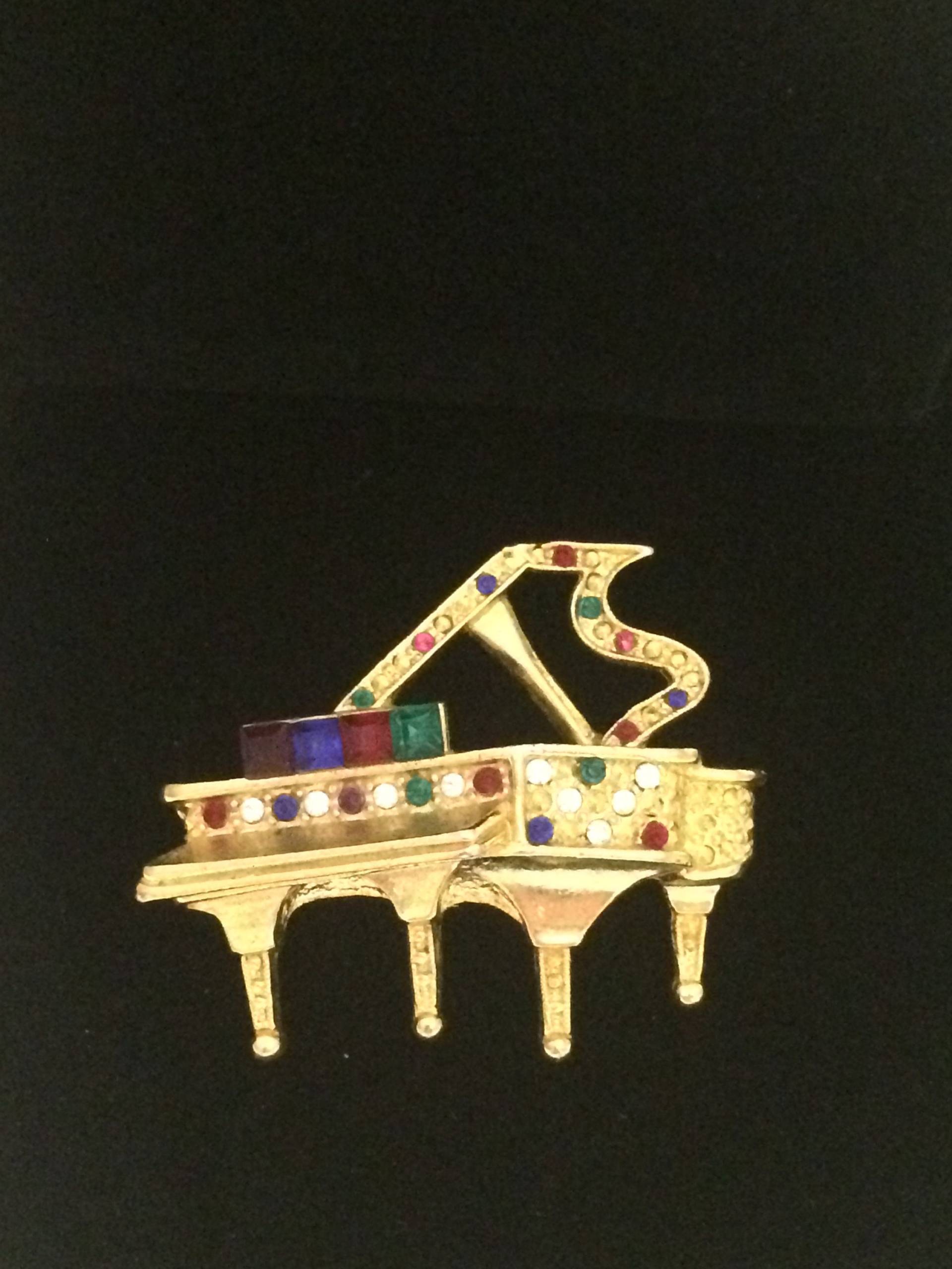 Vintage Goldene Klavier Brosche Mit Bunten Strasssteinen von beffyfaye
