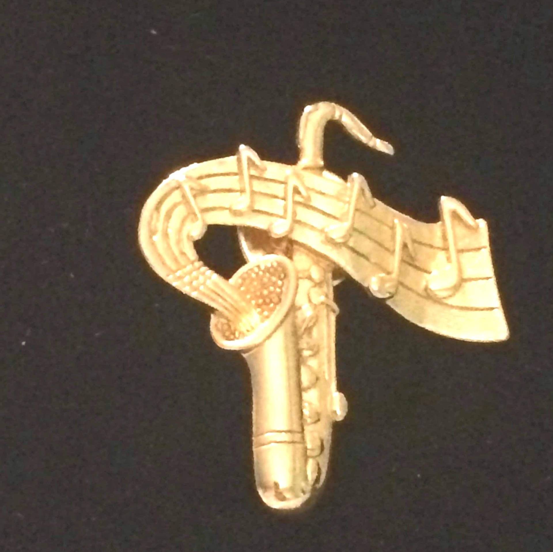 Vintage Goldene Saxophon Brosche Von Jonette Jewelry von beffyfaye