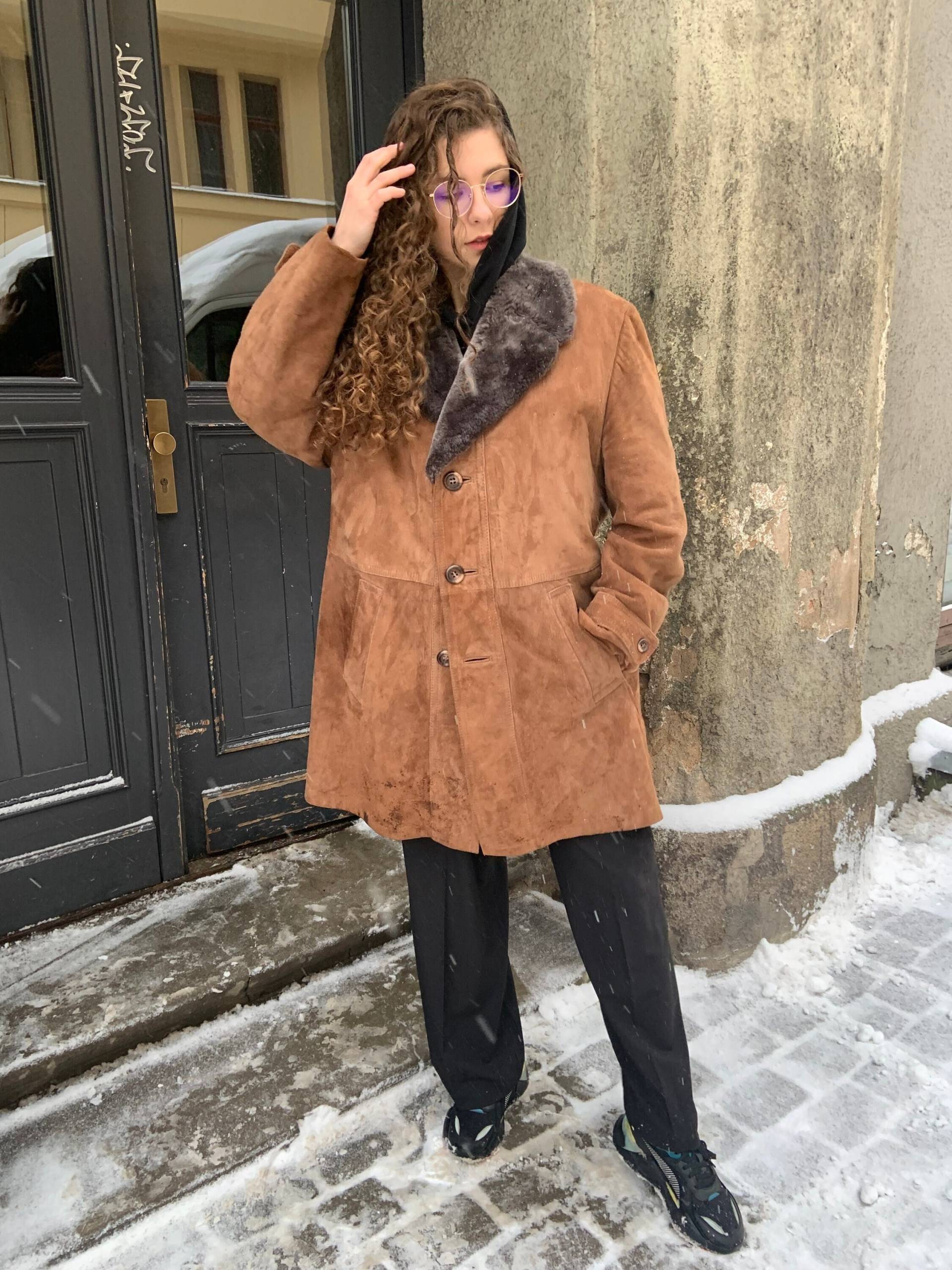 Vintage Langer Schaffell Mantel, Winter Braune Lederjacke Vintage Langer Schaffell Mantel, Winter Braune Lederjacke von begemotvintage