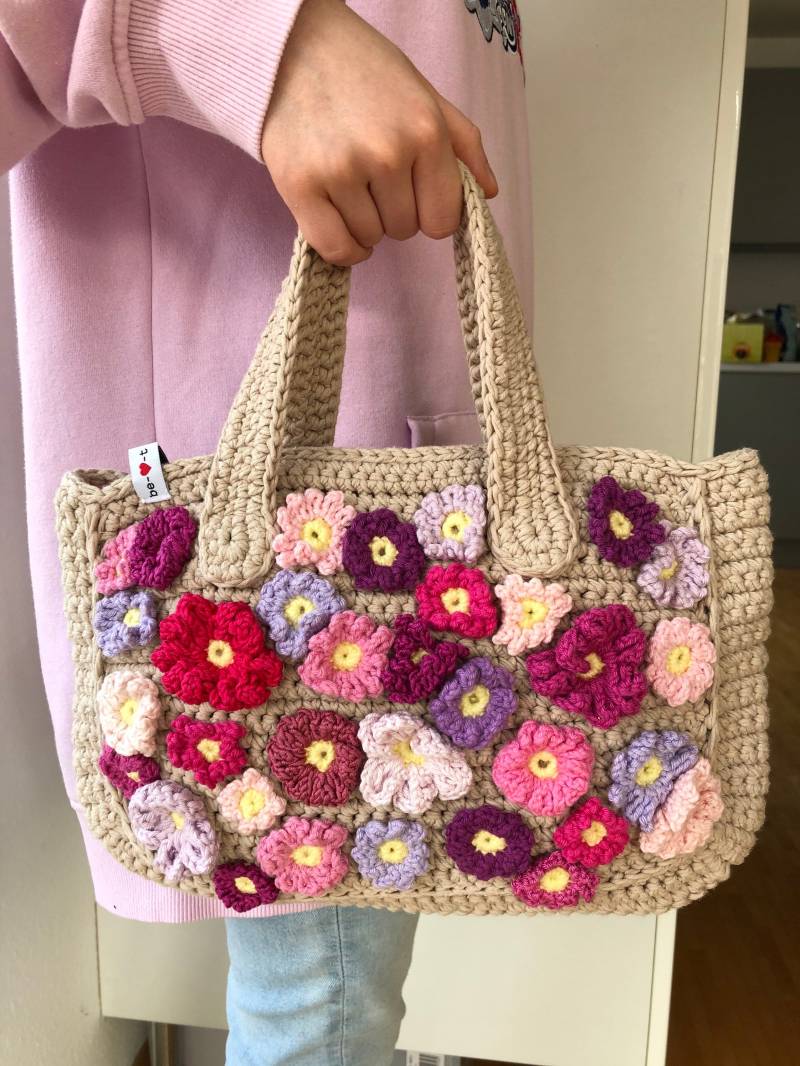 Kindershopper Beige Mit Blütenapplikation Und Gestreiftem Stofffutter von beherzt