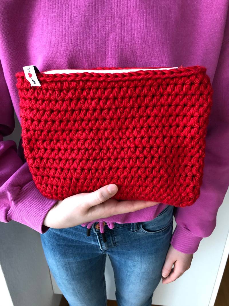 Täschchen Kosmetiktäschchen Rot Mit Gepunktetem Stofffutter von beherzt