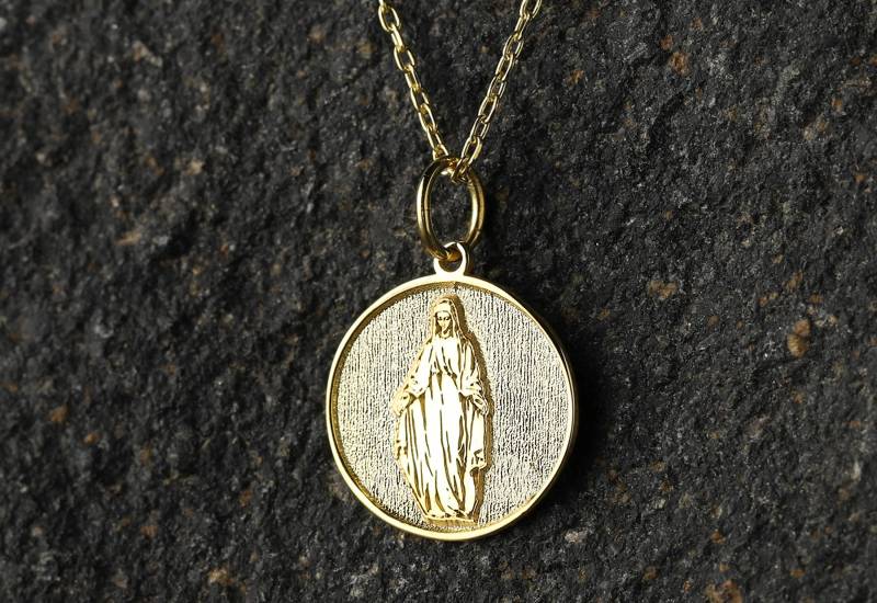 14K Gold Betende Jungfrau Maria Halskette, Personalisierte Anhänger, Heilige Mutter Christliches Schmuckgeschenk, Religiöse Halskette von bejewelike