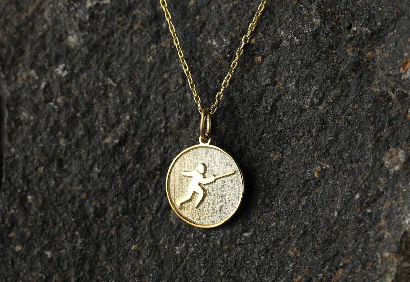 14K Gold Fecht Halskette, Personalisierte Anhänger, Abschlussgeschenk Für Team, Sport Abschlussfeier, Fechter Geschenk von bejewelike