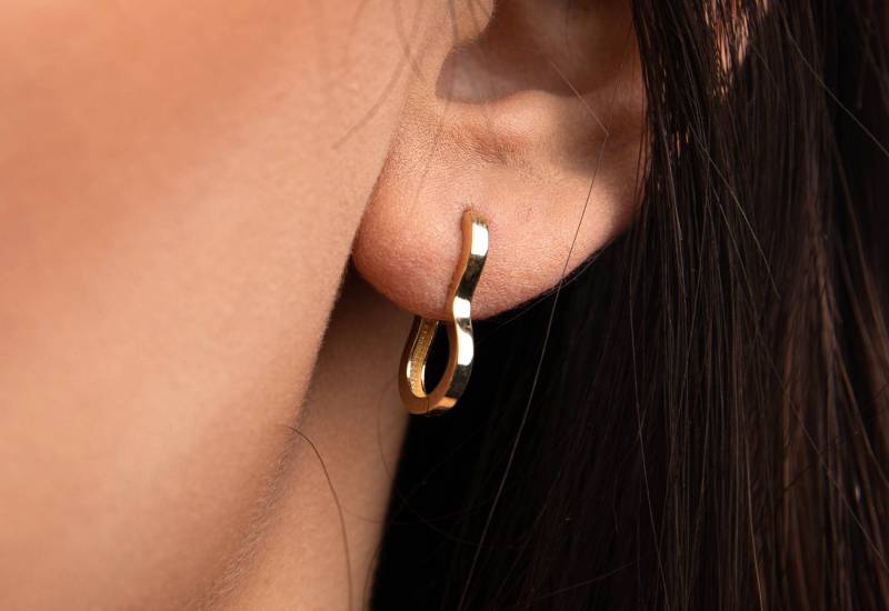 14K Gold Infinity Ohrringe, 8 Ohrringe Gold, Schlichte Unendlichkeit Winzig Für Frauen, Schmuck Geschenk von bejewelike