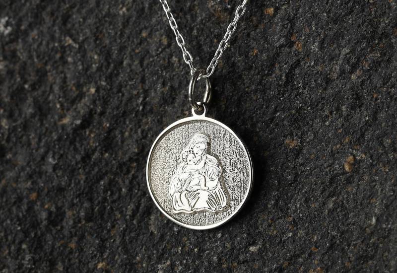 14K Gold Mary Mutter Und Jesus Halskette, Personalisieren Jungfrau Maria Anhänger, Baby Christian Schmuck Geschenk, Christus Halskette von bejewelike