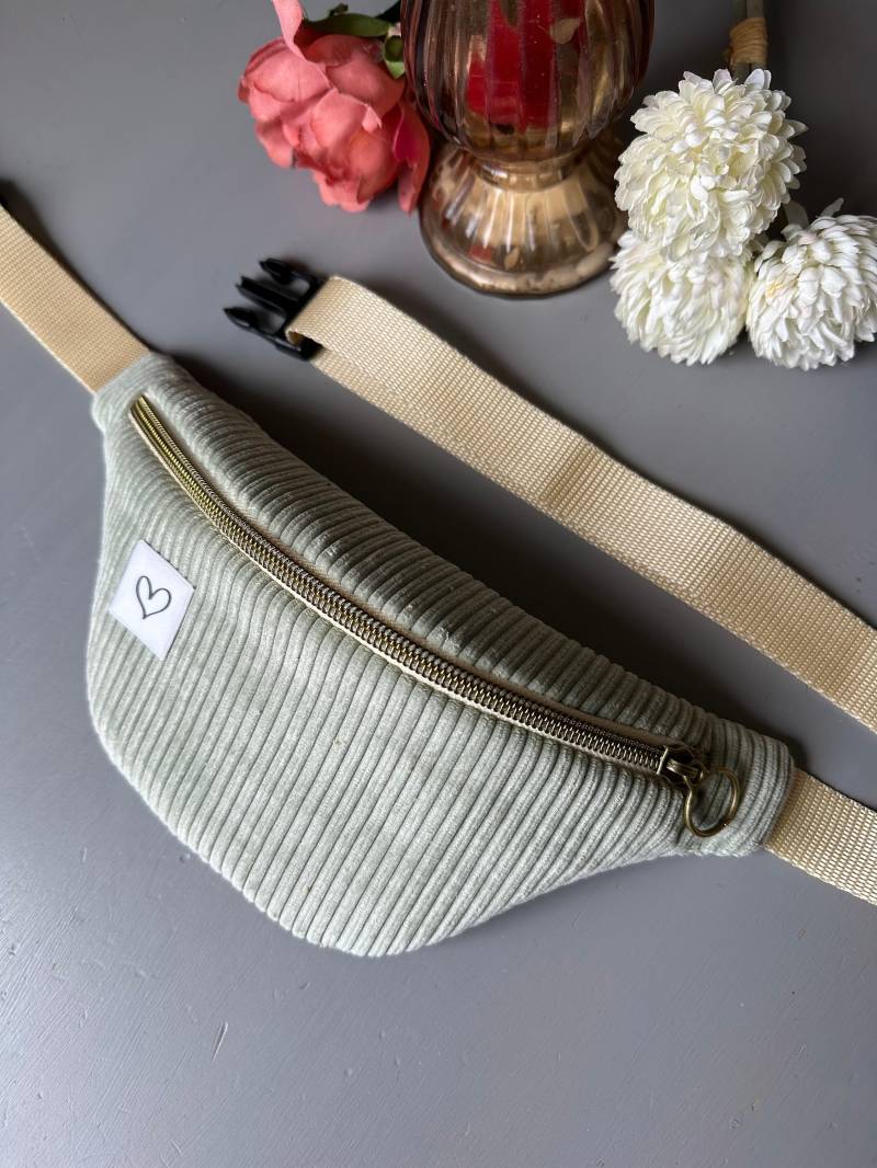 Personalisierte Kinderbauchtasche/ Minibauchtasche Mint Personalisierte Kinderbauchtasche/ Minibauchtasche Mint von bellablanz