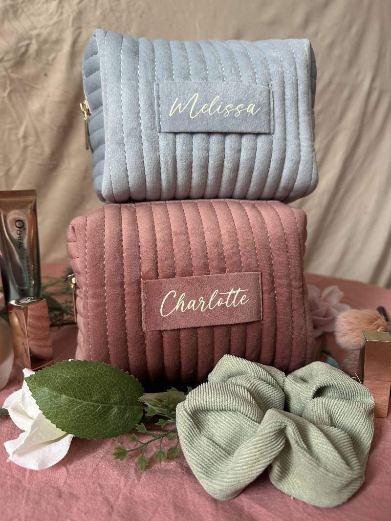 Personalisierte Kosmetiktasche Samt - Mit Name in Gold Kulturbeutel Damen Geschenk Freundin Reise von bellablanz