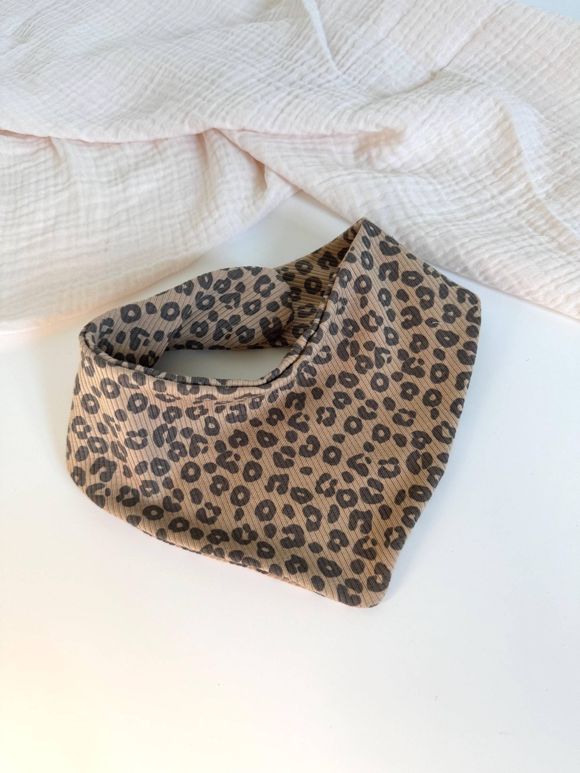 Baby Und Kinder Halstuch | Dreieckstuch Mit Druckknöpfen Leo Leopard Animal Design 0-2 Jahre Lätzchen Rippenjersey Baby Und Kinder Halstuch | Dreieckstuch Mit Druckknöpfen Leo Leopard Animal Design 0-2 Jahre Lätzchen Rippenjersey von bellanovagermany