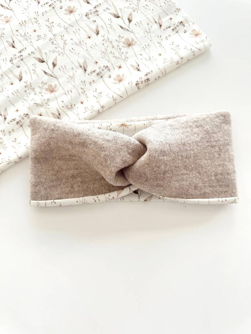 Walkstirnband in Beige Mit Jersey Gefüttert Trockenblumen | Wollwalk Aus 100% Schurwolle Creme Blumenjersey Stirnband von bellanovagermany