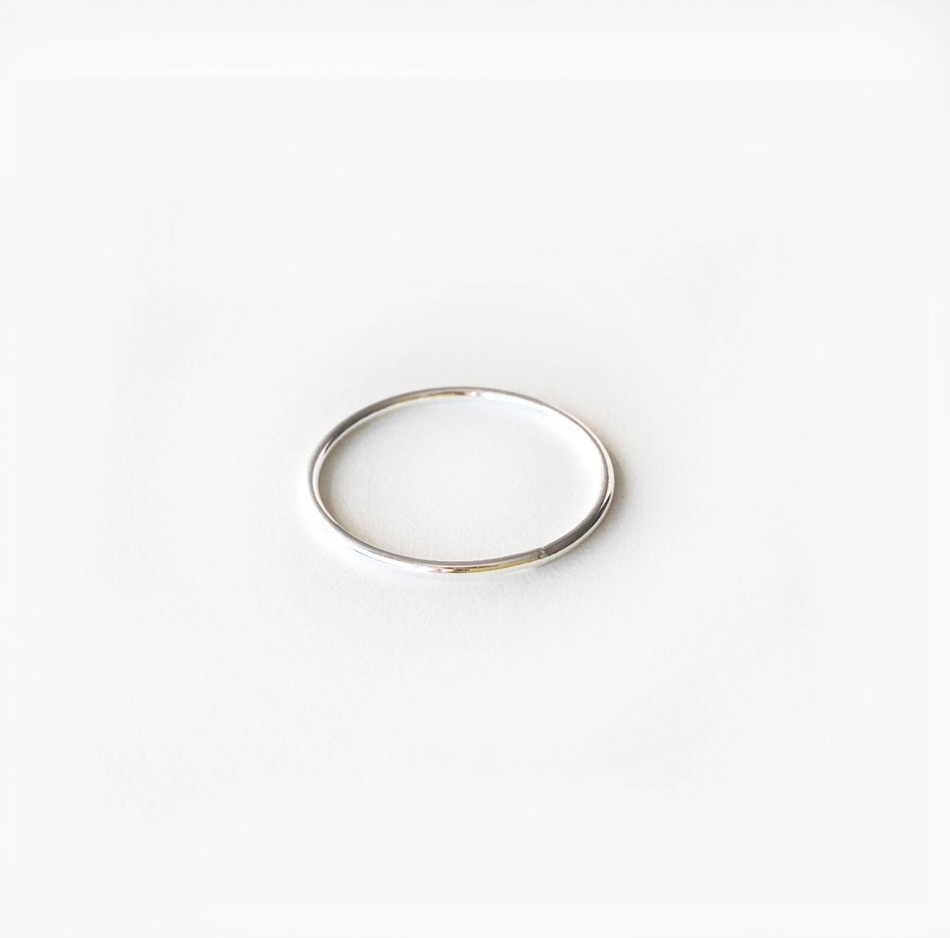 Bandring, 925 Silber, 1 Oder 1, 5mm, Zarter Stapelring, Filigraner Banding, Geschenk Für Sie, Silberdraht, Geburtstagsgeschenk, Silberring Bandring, 925 Silber, 1 Oder 1, 5mm, Zarter Stapelring, Filigraner Banding, Geschenk Für Sie, Silberdraht, Geburtstagsgeschenk, Silberring von bellybirdjewellery