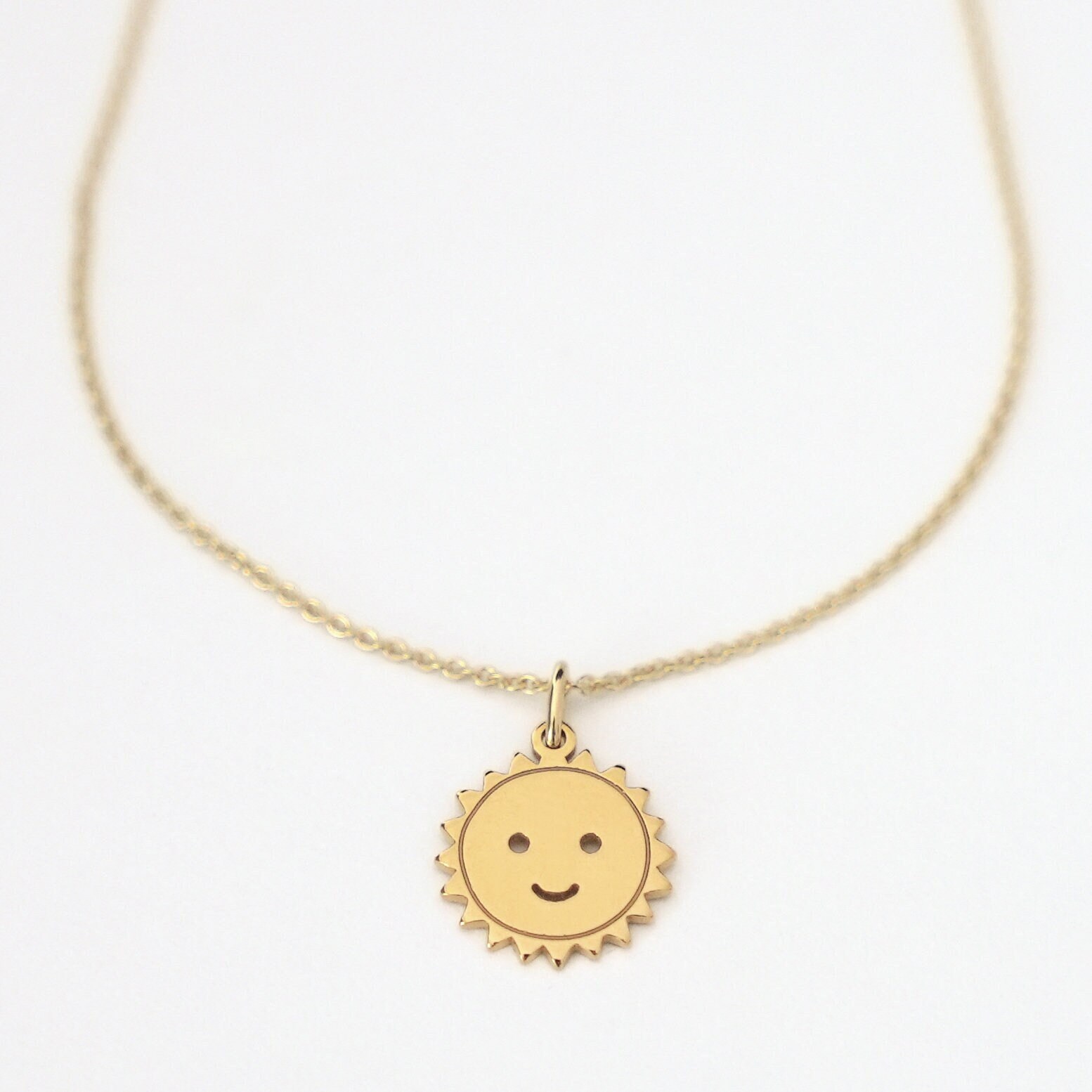 Kette - Kleine Lachende Sonne, Silber Vergoldet, Besonderes Geburtstagsgeschenk, Personalisierte Silberkette, Süßer Kettenanhänger Kette - Kleine Lachende Sonne, Silber Vergoldet, Besonderes Geburtstagsgeschenk, Personalisierte Silberkette, Süßer Kettenanhänger von bellybirdjewellery