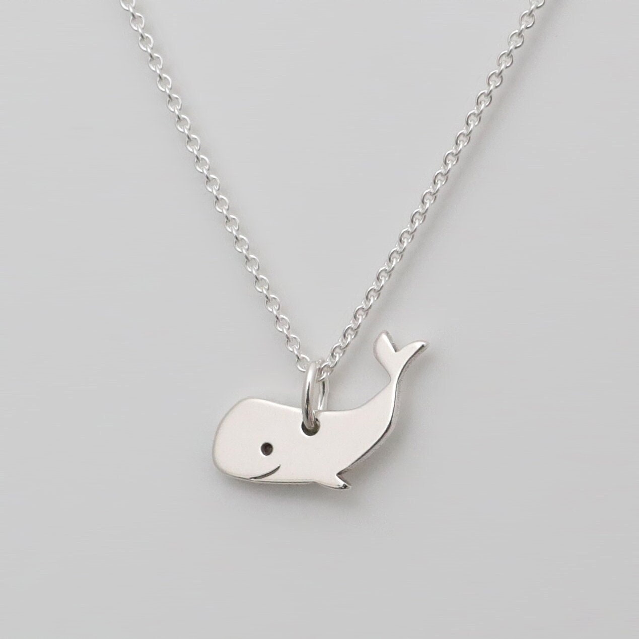 Kette - Kleiner Wal, 925 Silber, Filigrane Kette, Besonderes Geburstagsgeschenk, Süßer Sommerschmuck, Mit Tieranhänger, Meerestier Kette - Kleiner Wal, 925 Silber, Filigrane Kette, Besonderes Geburstagsgeschenk, Süßer Sommerschmuck, Mit Tieranhänger, Meerestier von bellybirdjewellery