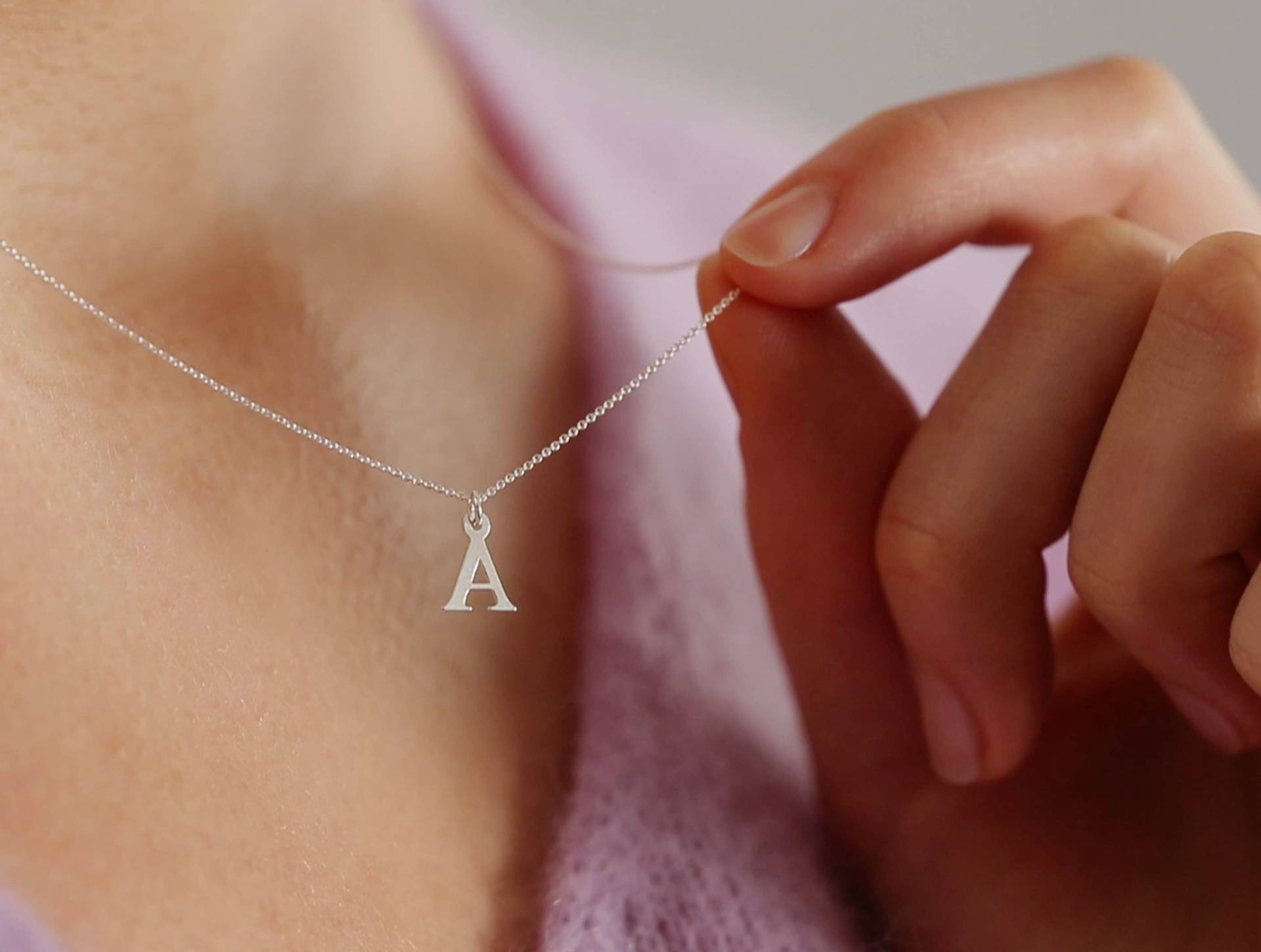 Kinderkette - Buchstabe, 925 Silber, Süsser Kinderschmuck, Filigranes Alphabet, Besonderes Taufgeschenk, Personalisierter Schmuck, Geburtstag Kinderkette - Buchstabe, 925 Silber, Süsser Kinderschmuck, Filigranes Alphabet, Besonderes Taufgeschenk, Personalisierter Schmuck, Geburtstag von bellybirdjewellery