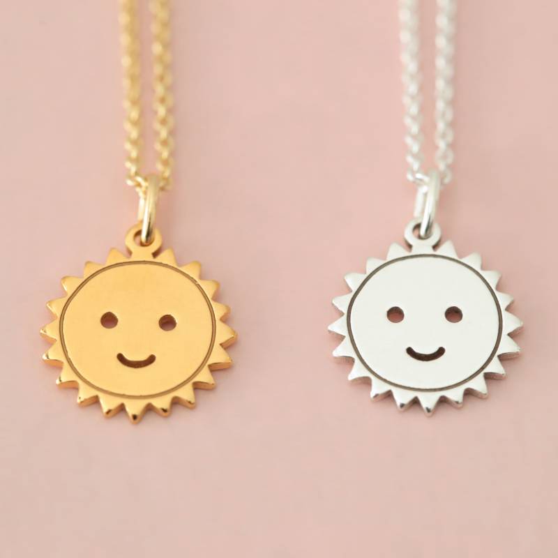 Kinderkette Kleine Lachende Sonne, Silber, Filigrane Kette, Geschenkidee Einschulung, Personalisierte Silberkette, Süßer Kinderschmuck von bellybirdjewellery