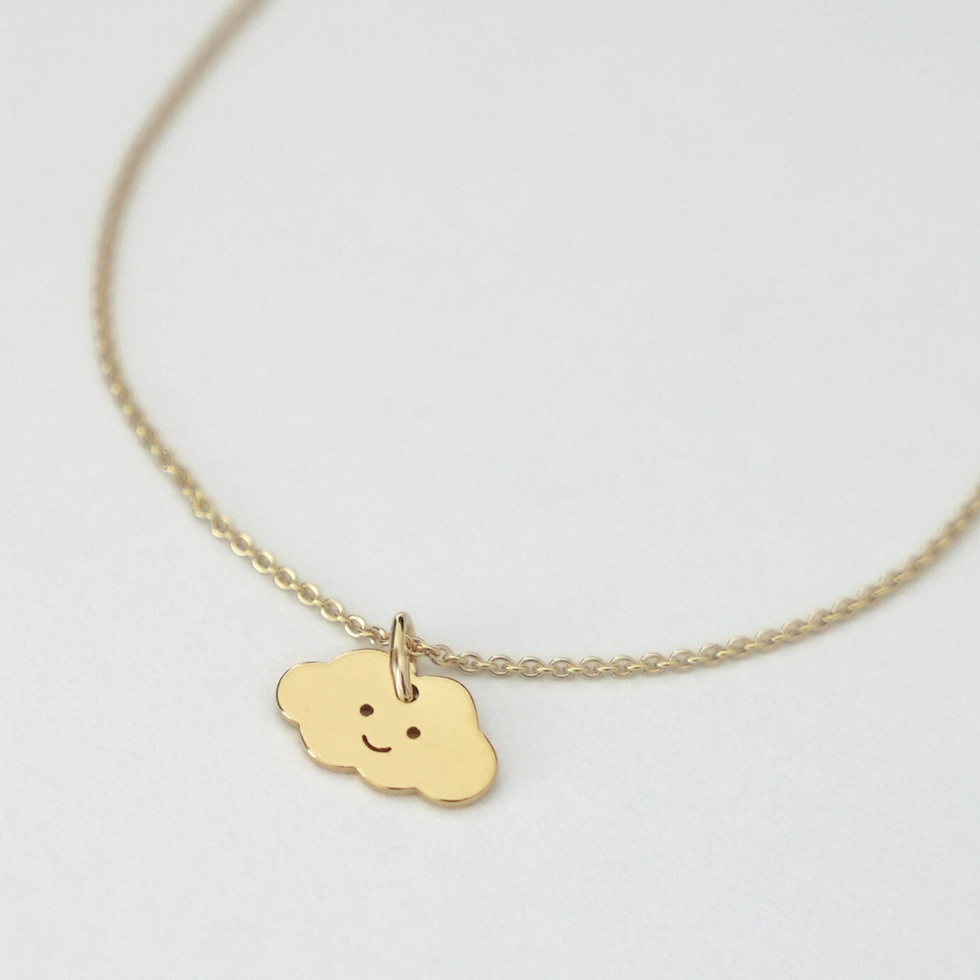 Kinderkette Kleine Wolke, Silber Vergoldet, Filigrane Kette, Besonderes Taufgeschenk, Personalisierte Silberkette, Süßer Kinderschmuck Kinderkette Kleine Wolke, Silber Vergoldet, Filigrane Kette, Besonderes Taufgeschenk, Personalisierte Silberkette, Süßer Kinderschmuck von bellybirdjewellery