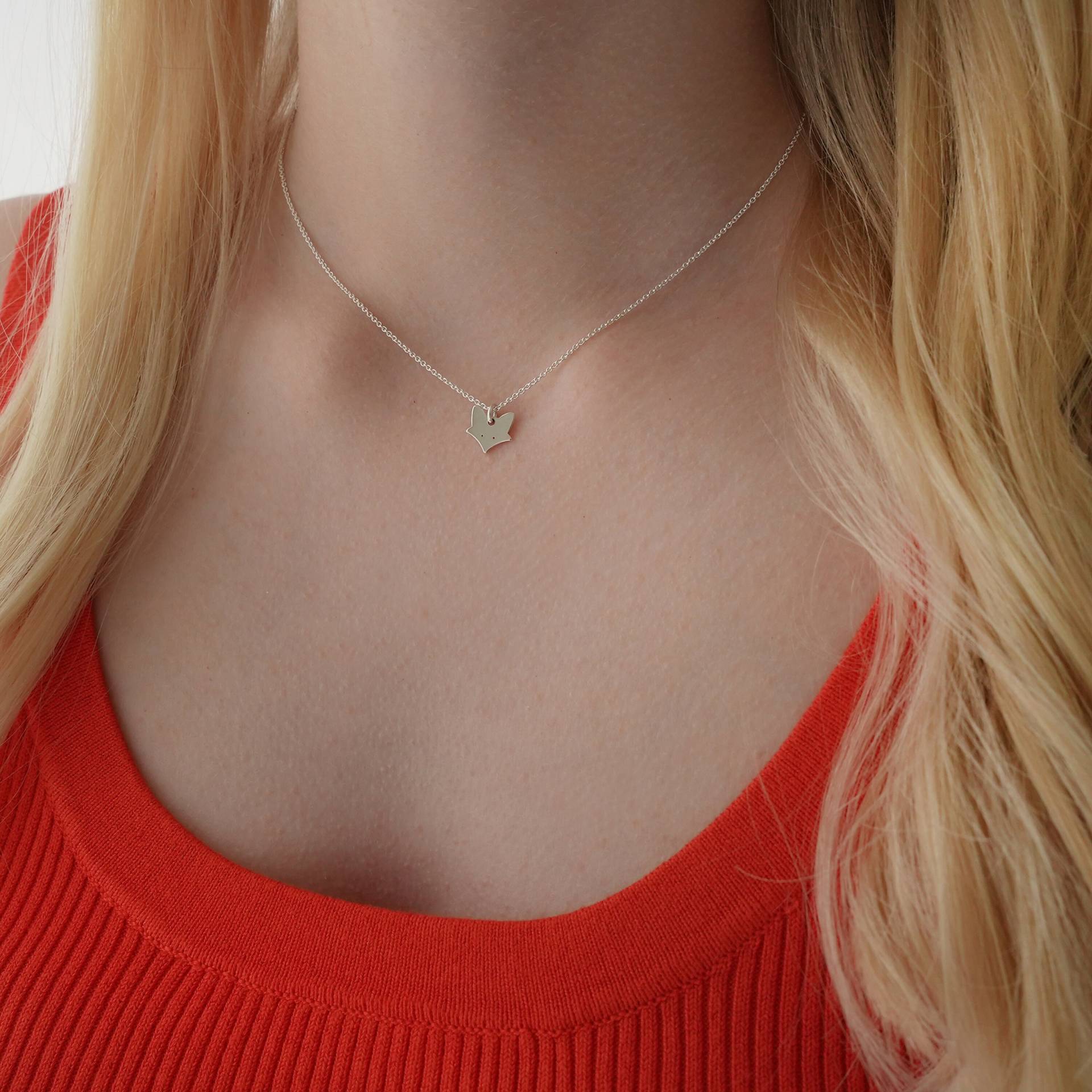 Kinderkette Kleiner Fuchs, Silber, Filigrane Kette, Besonderes Taufgeschenk, Personalisierte Silberkette, Süßer Kinderschmuck, Tierkette Kinderkette Kleiner Fuchs, Silber, Filigrane Kette, Besonderes Taufgeschenk, Personalisierte Silberkette, Süßer Kinderschmuck, Tierkette von bellybirdjewellery