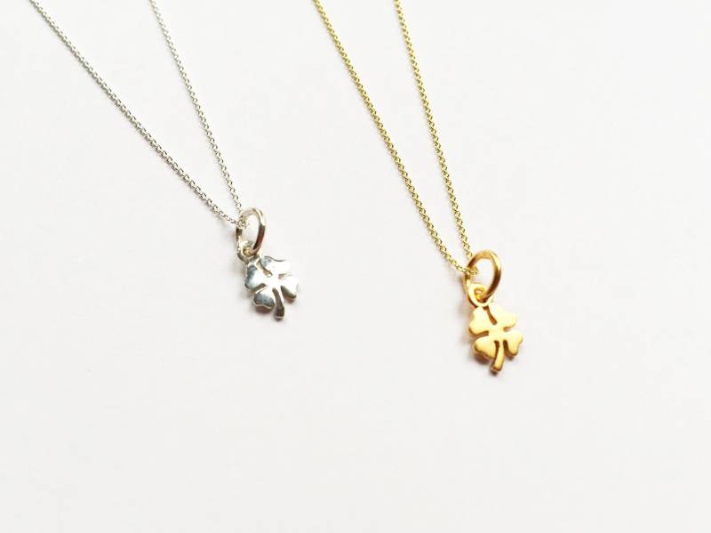 Kinderkette - Kleiner Klee, 925 Silber, Süßer Kinderschmuck, Glücksbringer, Geschenke Für Kinder, Zarte Silberkette, Filigrane Symbolkette Kinderkette - Kleiner Klee, 925 Silber, Süßer Kinderschmuck, Glücksbringer, Geschenke Für Kinder, Zarte Silberkette, Filigrane Symbolkette von bellybirdjewellery