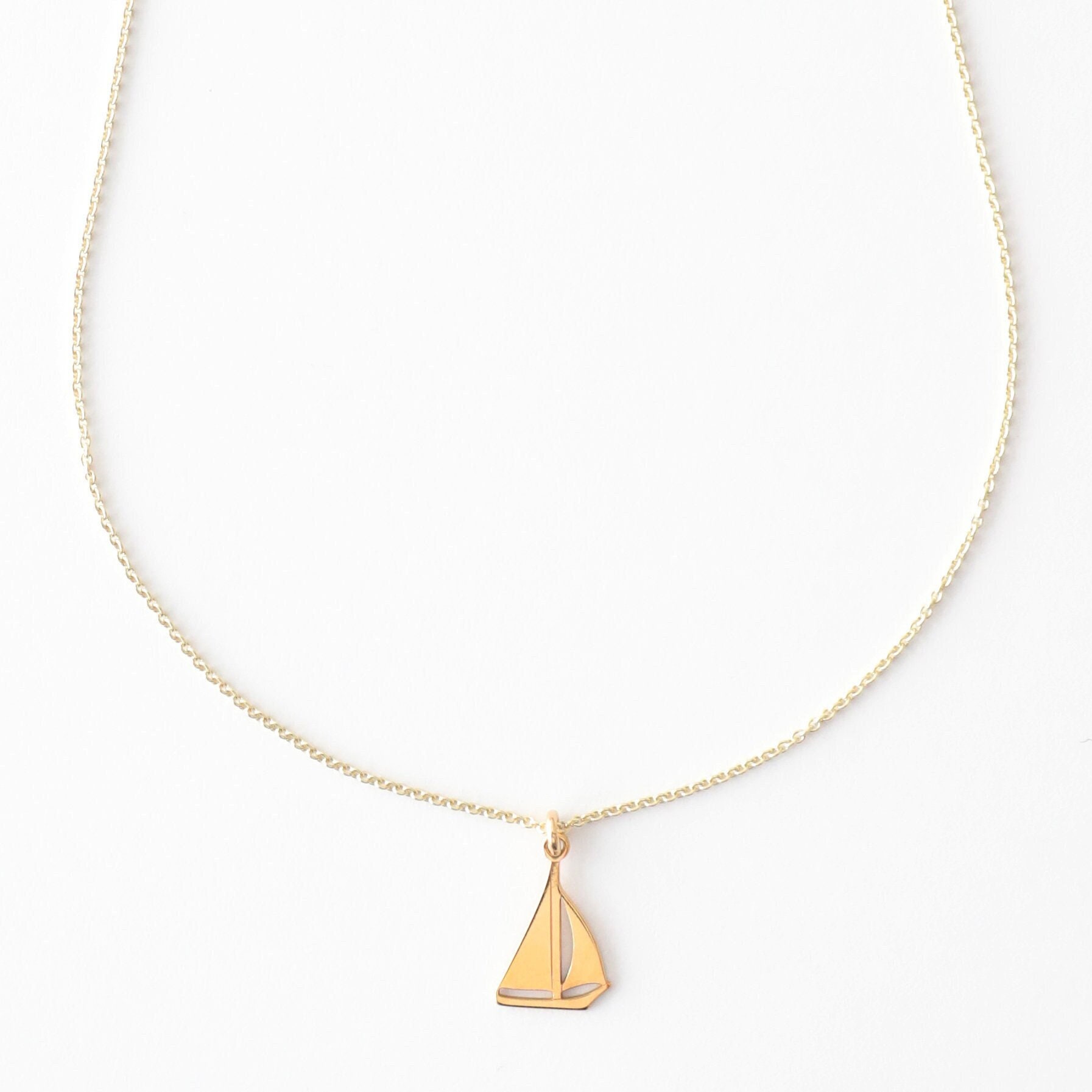 Kinderkette - Kleines Boot, 925 Silber Vergoldet, Filigrane Silberkette, Besondere Geschenkidee, Süßer Kinderschmuck, Symbolkette, Schulstart Kinderkette - Kleines Boot, 925 Silber Vergoldet, Filigrane Silberkette, Besondere Geschenkidee, Süßer Kinderschmuck, Symbolkette, Schulstart von bellybirdjewellery