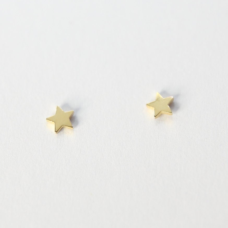 Ohrstecker - Kleiner Stern, 925 Silber Vergoldet, Filigraner Ohrstecker, Zierliche Sternohrringe, Süßer Kinderschmuck, Schöne Geschenkidee Ohrstecker - Kleiner Stern, 925 Silber Vergoldet, Filigraner Ohrstecker, Zierliche Sternohrringe, Süßer Kinderschmuck, Schöne Geschenkidee von bellybirdjewellery