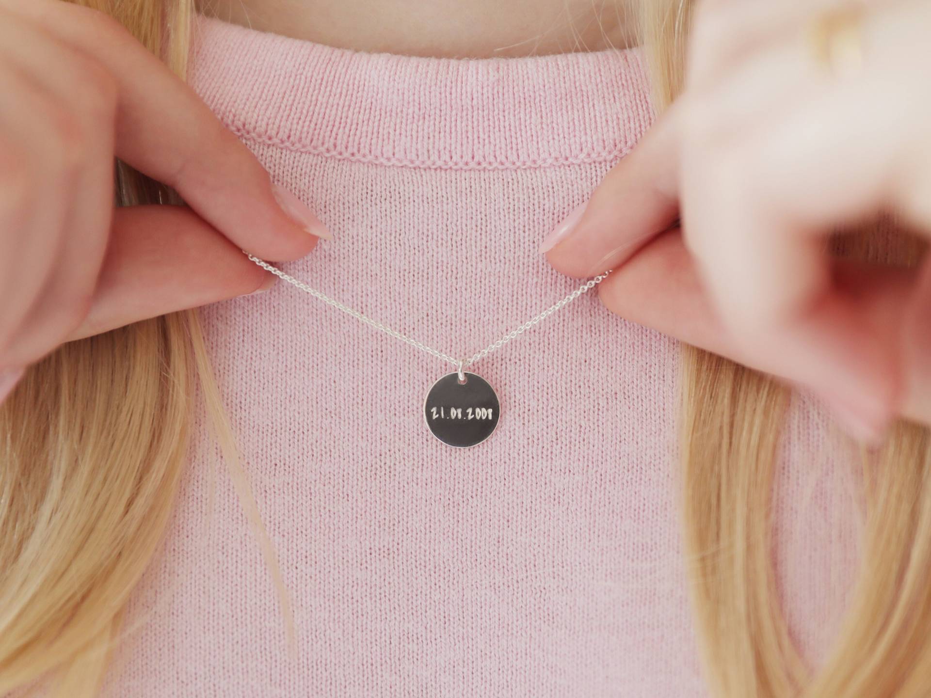 Personalisierte Kette Mit 15, 5/12, 5/9, 5 Gravur Plättchen Gold, Silber, Datum Kette, Personalisierter Schmuck, Personalisierte Geschenke Personalisierte Kette Mit 15, 5/12, 5/9, 5 Gravur Plättchen Gold, Silber, Datum Kette, Personalisierter Schmuck, Personalisierte Geschenke von bellybirdjewellery