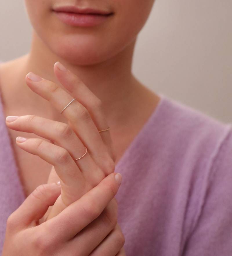 Ring - Glitzerring, Silber, Gold, Rosé, Größen 46-60, Geschenk Für Sie, Zarter Glitzerfaden, Feiner Silberschmuck, Filigraner Stapelring von bellybirdjewellery