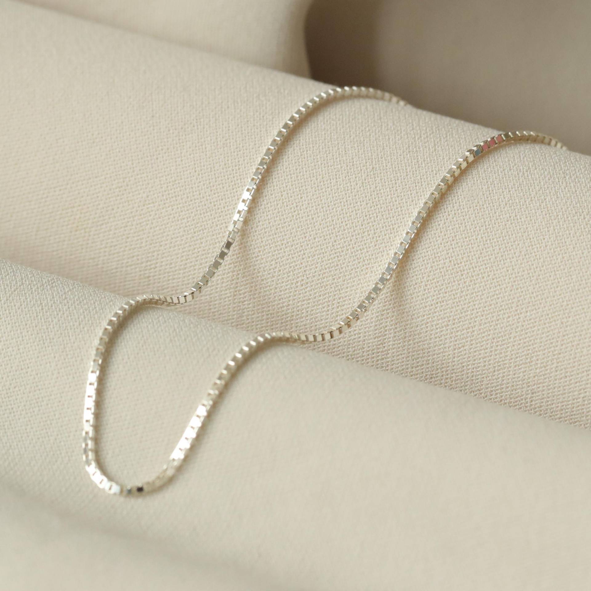 Venezianerkette - Eckige Kettenglieder/ 925 Silber Venezianerkette - Eckige Kettenglieder/ 925 Silber von bellybirdjewellery