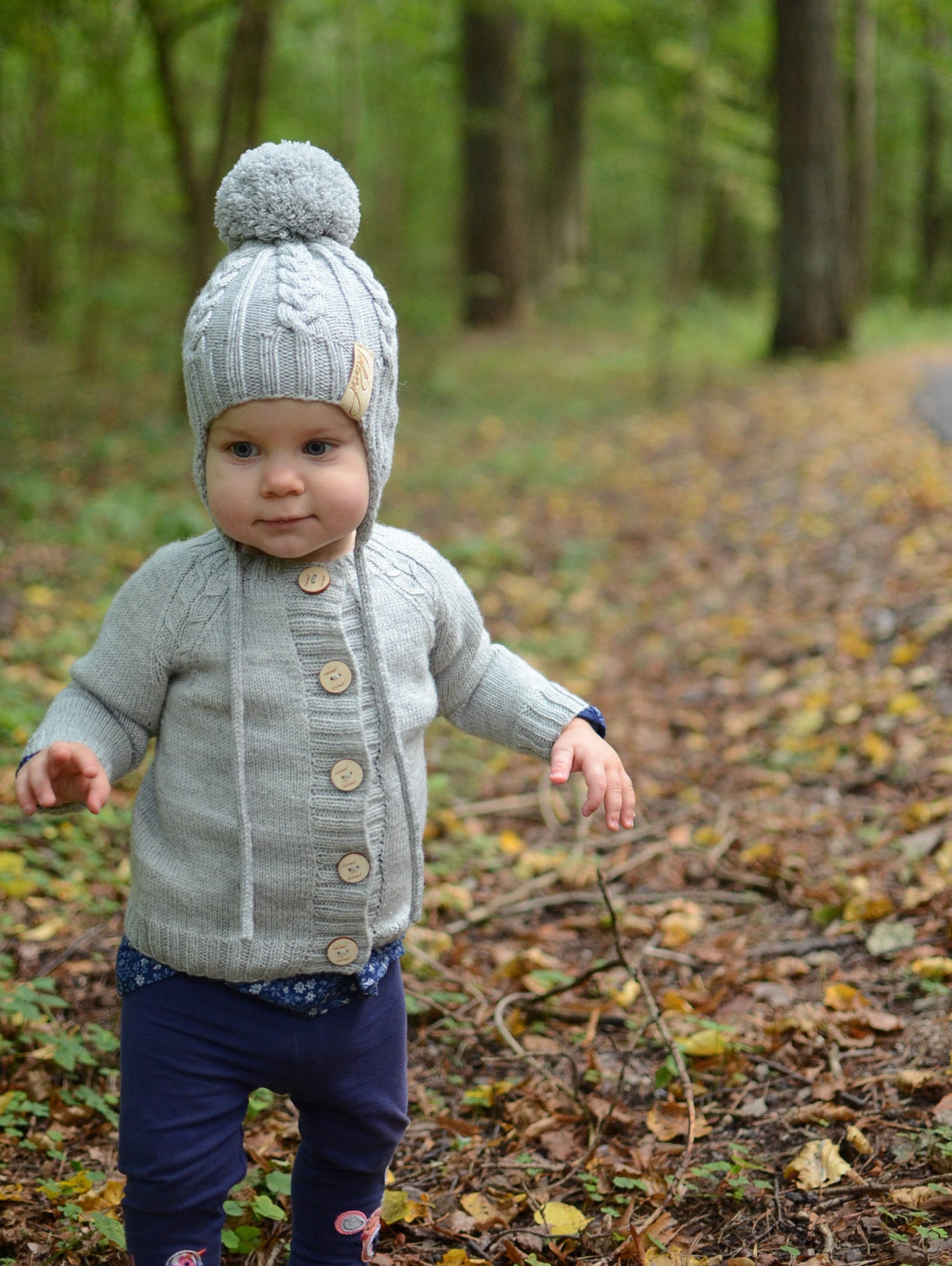 Handgestrickte Baby Strickjacke, Graue Merinowolle Mädchen Babykleidung, Strickjacke Mädchen, Strick Baby Pullover von belovedLT