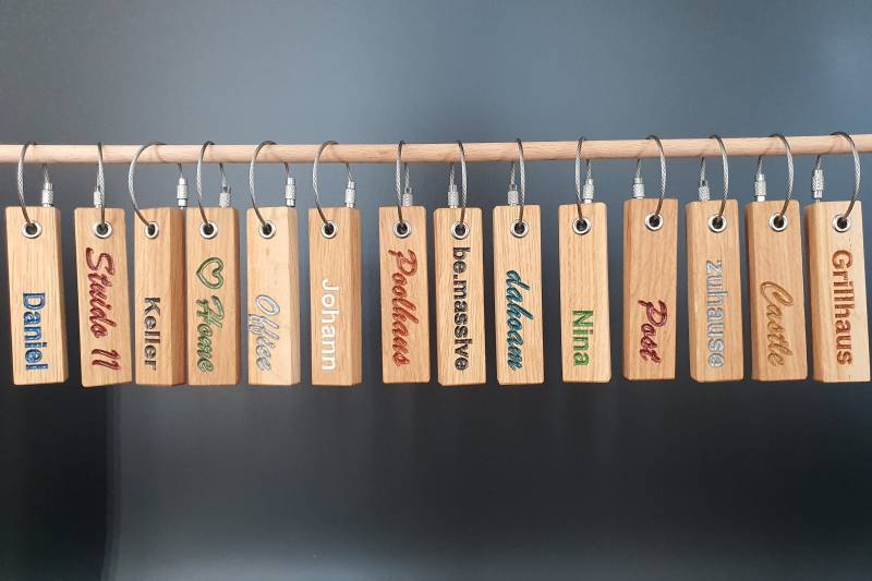 Schlüsselanhänger Eiche Massivholz Personalisierbar Mit Unterschiedlichen Farben Geschenk Be.massive Schlüsselanhänger Eiche Massivholz Personalisierbar Mit Unterschiedlichen Farben Geschenk Be.massive von bemassive