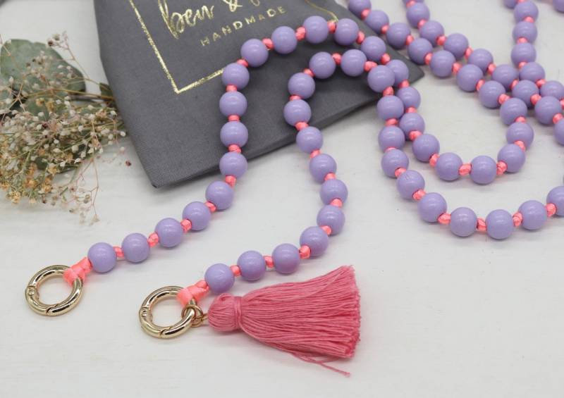 Lange Handykette, Fliederfarbene Holzperlen, Geknotet , Vergoldete Oder Versilberte Karabiner, Quaste Lange Handykette, Fliederfarbene Holzperlen, Geknotet , Vergoldete Oder Versilberte Karabiner, Quaste von benundfredh2