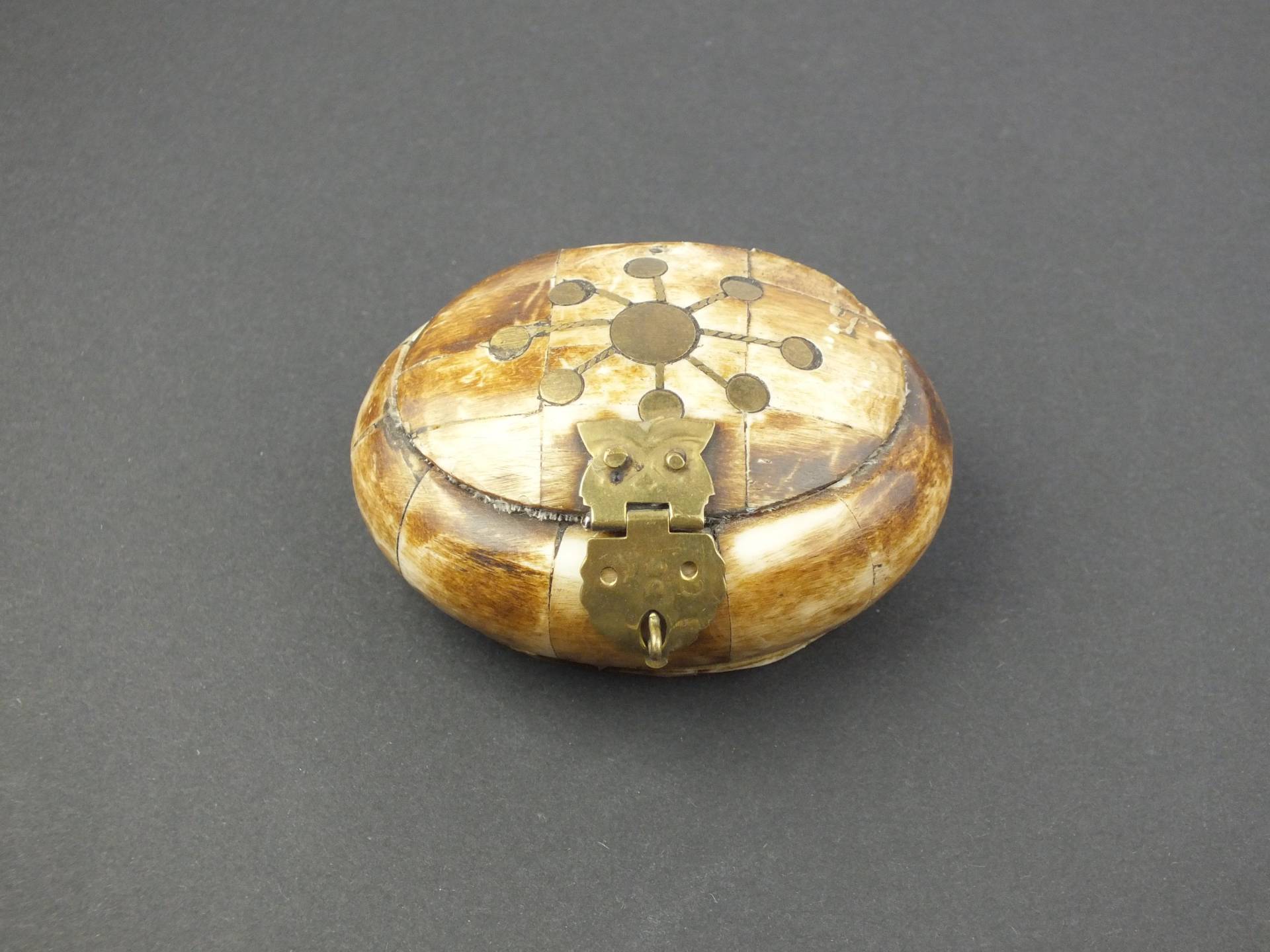 Vintage Schmuck Schatulle Aus Horn - Schmuckdose Mit Deckel Dekoration Für Die Wohung von berlinvintageshop