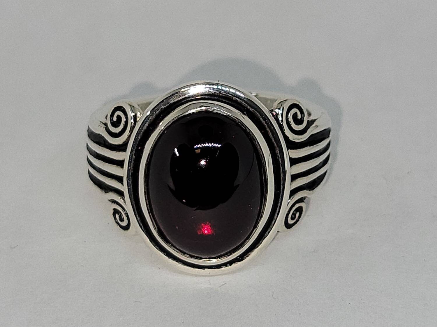 Ring Des Schatten Ring Des Schatten von bermancustomdesigns