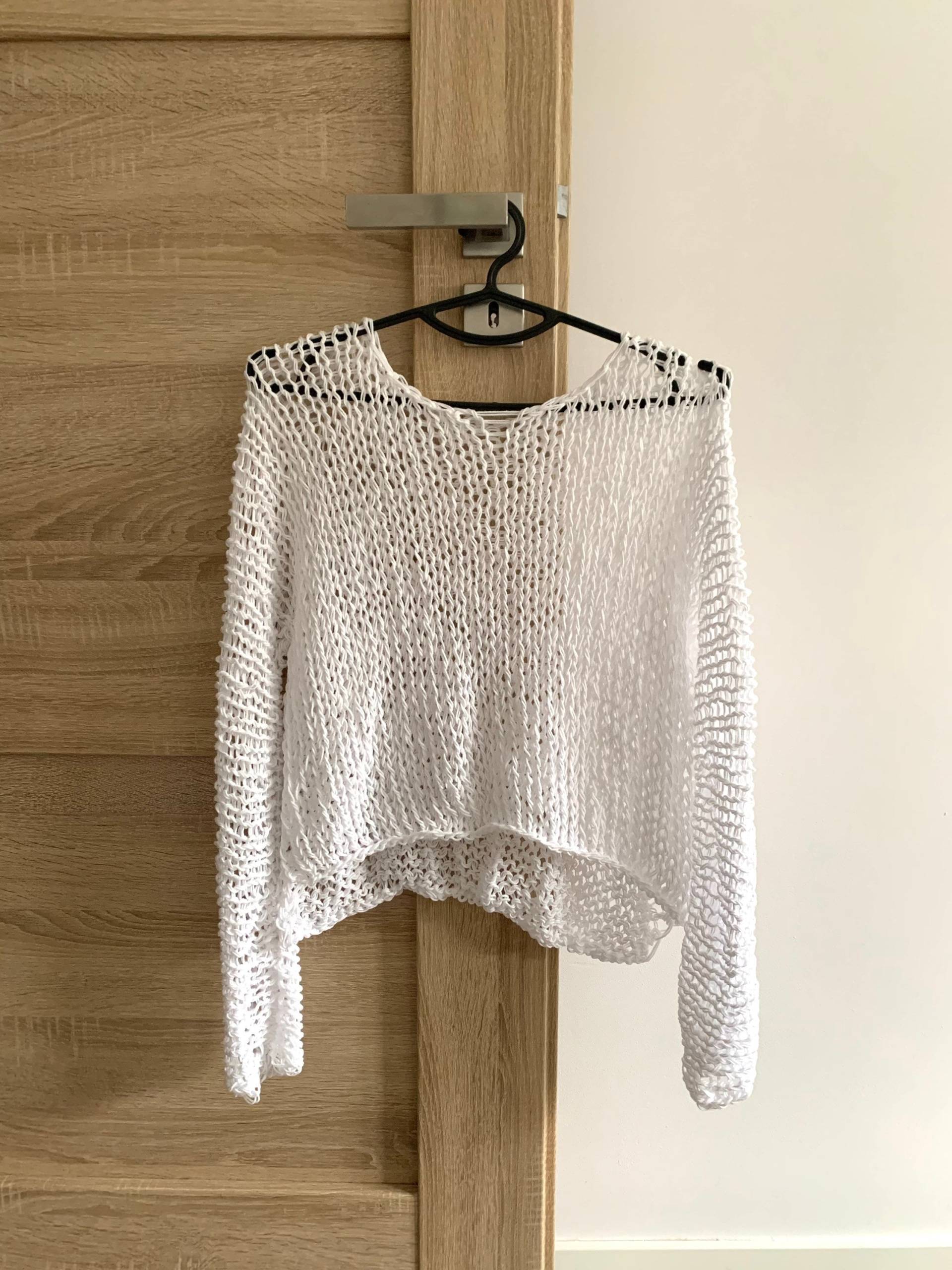 Handgestrickter Weisser Baumwollpullover Damen Pullover Vorbestellung Grössen S, M von beswetio