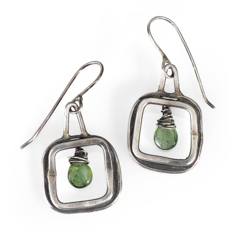 Fenster Mit Grünem Turmalin - Geschmiedete Silber Ohrringe Und Edelstein Einzigartige Statement von bethaimeejewelry
