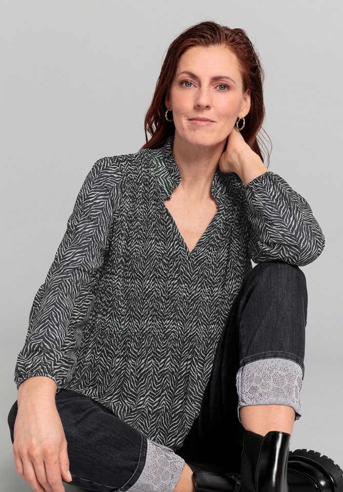 bianca Plisseebluse DORETTE in grafischen, zweifarbigem schwarz-weiß Muster von bianca