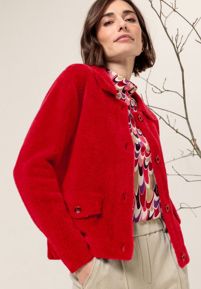 bianca Strickjacke BESS in cooler Trendfarbe mit Kentkragen von bianca