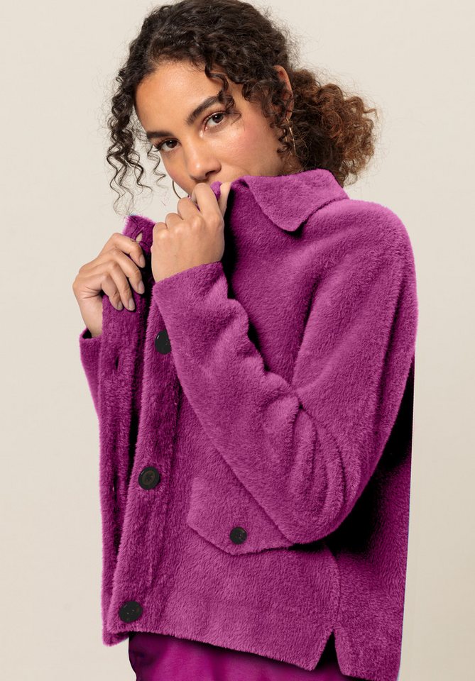 bianca Strickjacke BESS in cooler Trendfarbe mit Kentkragen von bianca